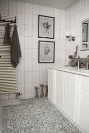 Diy Verschonerung Badezimmer So Holt Ihr Das Beste Aus Eurem Alten Bad Heraus Badezimmer Ideen Deko Bad Renov Alte Bader Bad Neu Gestalten Badezimmer Trends