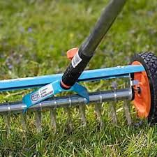 Moos Dauerhaft Entfernen So Wird Ihr Rasen Wieder Schon Rasen Garten Rasen Erneuern