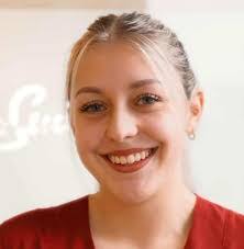 Lisa Schroth's Instagram, Twitter & Facebook