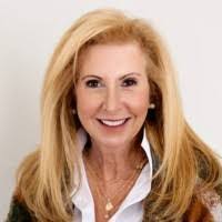 Peggy Comer's Instagram, Twitter & Facebook