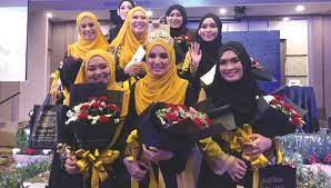 Model gaun pernikahan muslimah terindah di dunia. Wanita Maghribi Juara Model Muslimah