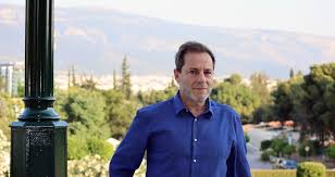 Μετά την έντονη φημολογία για επικείμενη παραίτηση του δημήτρη λιγνάδη από το εθνικό θέατρο, ο καλλιτεχνικός διευθυντής εξέδωσε ανακοίνωση στον απόηχο των πληροφοριών και της αντίδρασης. Fn6tdh6bt 3fzm