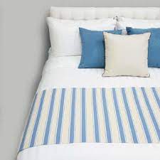 In spugna di puro cotone idrofilo con struttura a nido d'ape o in microfibra dalle ottime capacità assorbenti, declinati in diversi modelli e colori per accontentare tutti i. Runner Letto Martini E Pari