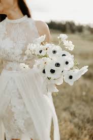 Plus, you'll need a dress, tux, rings, and don't forget the cake! Insiders Guide To Florals For Your Wedding Casi Yost