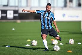 Viimeisimmät twiitit käyttäjältä guilherme guedes (@06guedess): Em Acao Inedita Atletas Trocaram Uniformes De Treino Pelos De Jogo E Apresentaram Conjunto Completo