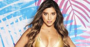 It is a revival of the earlier celebrity series of the same name, which aired for two series in 2005 and 2006 on itv.the series is narrated by iain stirling, and was hosted by caroline flack until 2019; Why Did Shannon Have To Leave Love Island She Was Dumped On Day 2