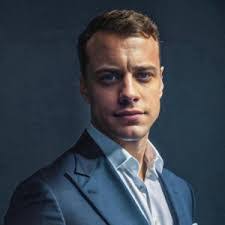 Robert Scheithauer's Instagram, Twitter & Facebook