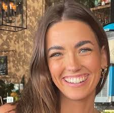 Janelle Collins's Instagram, Twitter & Facebook