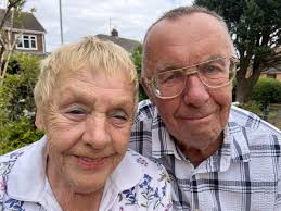 Hartlepool great-grandfather thanks ambulance service after wife's heart  scare
