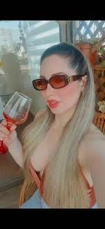 Deborah Busick's Instagram, Twitter & Facebook