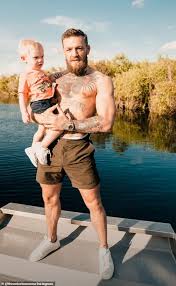 Raundda teknik nakavt ile maçı kaybetmiştir. Pictured Conor Mcgregor Fan 22 Whose Iphone Was Smashed By Ufc Fighter Outside Miami Nightclub Express Digest