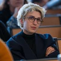 500+ perfiles de «Régis»