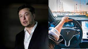 Elon Musk mal údajne vedieť, že autopilot je nebezpečný a ignoroval to.  Tesla má na krku žaloby za smrteľné nehody