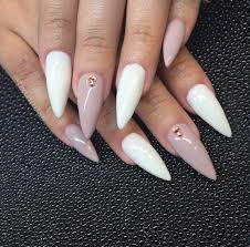 Teana Nails White Light Brown Stiletto Acrylic Nails W Rhinestones White Stiletto Nails White Nails Nails Design With Rhinestones