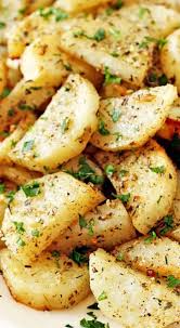 Italian Roasted Garlic Parmesan Potatoes Cinnamon Spice Everything Nice Recette Recettes De Cuisine Cuisine Italienne Plat D Accompagnement