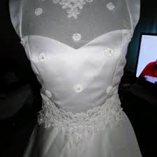 Je neuer das kleid ist, desto höher ist der preis, zu dem sie es verkaufen können. Schones Hochzeitskleid Brautkleid Verkaufen