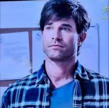 Yo aferrándome a seguir siendo adolescente, teniendo 25 años