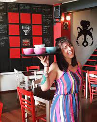 .για τον αυθορμητισμό, ότι δηλαδή θα πέσει από τον ουρανό καθώς θα διπλώνετε τη μπουγάδα σαν από μηχανής θεός, και κατάλαβαν πως ό,τι είναι να συμβεί σε μια μακροχρόνια σχέση, έχει συμβεί ήδη. Super Kikh To Fwtografiko Almpoym Ths Zwhs Ths Prin Kai Meta Th Fylakh Kai Ta Prwta Binteo Poy Thn Ekanan Viral