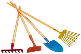 Does anyone know of a good leaf rake. Your Best Landscaping Tools Empire Landscaping