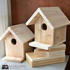Below are simple, free bird box (birdhouse, nest box) plans that can be used to attract bluebirds, swallows, chickadees, nuthatches, warblers, woodpeckers, wrens, and other birds to your backyard or garden. 15 Diy Birdhouse Plans And Ideas