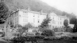 Alva Ice House – Hole Ousia