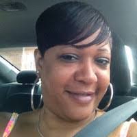 Lisa Edelen's Instagram, Twitter & Facebook