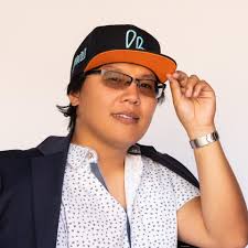 What are good places to eat near St Mary's Medical Center in Long Beach?