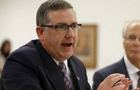 Washington State president Kirk Schulz named to Playoff's Board of Managers 