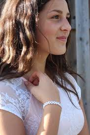 Armband till förmån för asylsökande