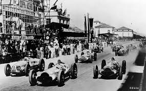 Coppa Acerbo Near Pescara August 14 1938 The Mercedes Benz W 154 Racing Cars Driven By Manfred Von Brauchits Grand Prix Racing Grand Prix Cars Mercedes Benz