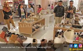 New era sepatu karet safety boot karet panjang mancing sawah kebun kolam apd rawa. Industri Alas Kaki Jatim Berkembang Pesat Page 2 Jpnn Com