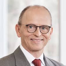 Together with my colleague Robert Bata of @Warwick Place Legal, we've  identified the main, strategic consequences resulting from the prospective  merger between Herbert Smith Freehills and Kramer…