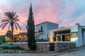 Venta de casa independiente con 345 m2, 5 dorm, 4 baños, vivienda unifamiliar de lujo de obra nueva en magnífico terreno de 1.520 m2 en roca llisa. Casa Maca Ibiza Town Updated 2020 Prices