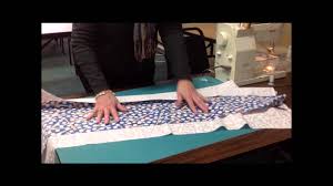 Pin By Timeless Treasures Fabrics On Quilts Other Projects Table Runner Diy 10 Minute Table Runner Table Runner Tutorial