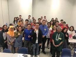 Maybe you would like to learn more about one of these? Engaging Students With Industry Experts Group Photography Session Among Prof Venkateswaran Dr Suntoro And Fam Students And Staff The Faculty Of Accountancy And Management Fam Department Of Building And Property Management Organised An