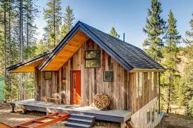 There are modern luxuries like a california king bed, gourmet cookstove and wifi, as well as more homey additions like a full library of music, movies, cookbooks, and other books. 10 Best Cabins To Rent Near Denver Colorado