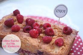 Einfach 1 el milch mit soviel puderzucker mischen, bis eine gute glasurkonsistenz entsteht. Creme Fraiche Kuchen Mit Himbeeren Wunderhaftig