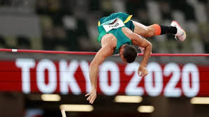 O objetivo do salto com vara é tentar saltar o mais alto possível, ultrapassando um sarrafo, usando uma vara. 6orwll5dgb4zim