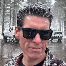 警告迷彩pew-pews 實際上不會融入你的高爾夫俱樂部(我們可以看到)所以我們不要把這個放進去... K,謝謝。