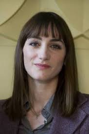 Schauspielerin Cara HORGAN spielt die Rolle der Johnson, Portraet, Porträt,  Portrait