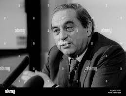 Peter Pohl's Instagram, Twitter & Facebook