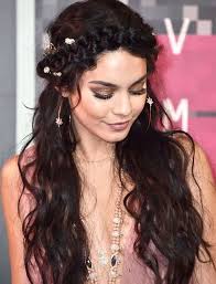 Pinterest Deborahpraha Vanessa Hudgens Crown Braid And Flowers Hair Style Hair Styles Curly Hair Styles Curly Girl Hairstyles