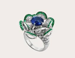 Ring 260505 E Discover Bvlgari S Collections And Read More About The Magnificent Italian Jeweller On The Official Websit Bijoux De Luxe Bague Idees De Bijoux