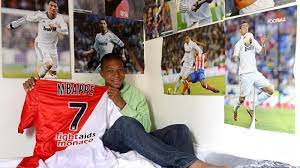 Sedangkan mbappe sudah membawa prancis juara piala dunia 2018. Bintang Prancis Mbappe Ternyata Fanboy Ronaldo Sejak Kecil Kamarnya Dipenuhi Poster Sang Idola Bangka Pos