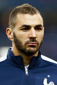 A week ago karim benzema got an asymmetric haircut so one side of his head has more hair than the other. Karim Benzema Grosse Gewicht Korperstatistik