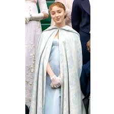 Phoebe harriet dynevor (born 17 april 1995) is an english actress. Phoebe Dynevor 5 Things To Know About The Bridgerton Star