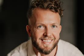 STAARIDE GLAMUURIKÖÖK