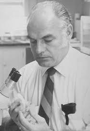 A HISTORY OF THE UNIVERSITY OF CALIFORNIA STATEWIDE IPM PROGRAM James M.  Lyons