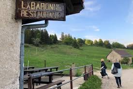 la baronne restaurant de montagne autour du creux du van