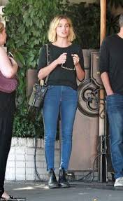 Margot robbie stunned in a fun floral chanel design on the red carpet. 900 Margot Robbie Inspo Ideas In 2021 Margot Robbie Robbie Margot